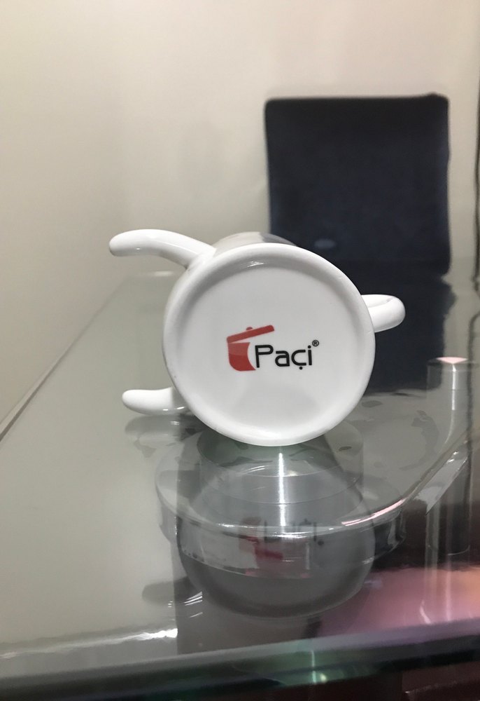 Kolları ve Gülümseyen Yüzü Olan Beyaz Kupa - Görsel 5