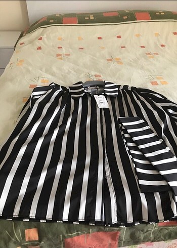 Kadın Siyah Çizgili Kısa Gömlek - Görsel 17