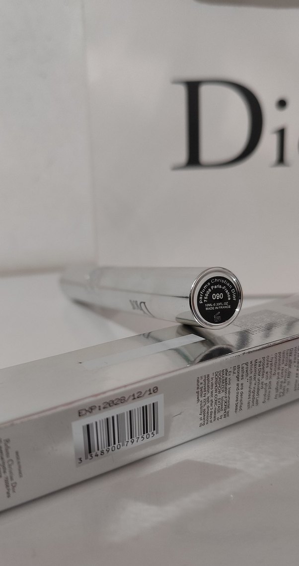 Dior Diorshow Iconic Extreme Siyah Maskara - Görsel 4