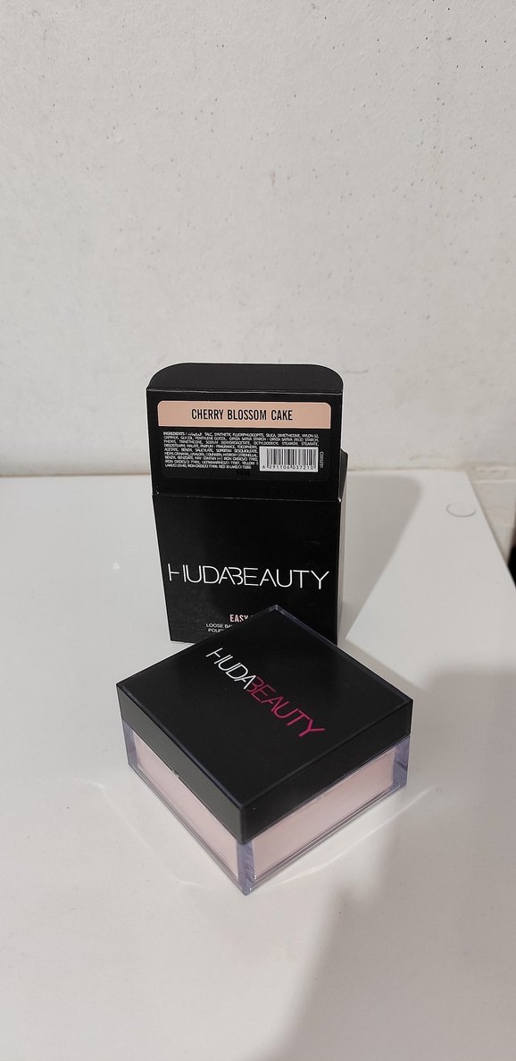 HudaBeauty Cherry blossom cake - Görsel 3
