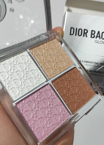 Beden Dior Face Glow 001