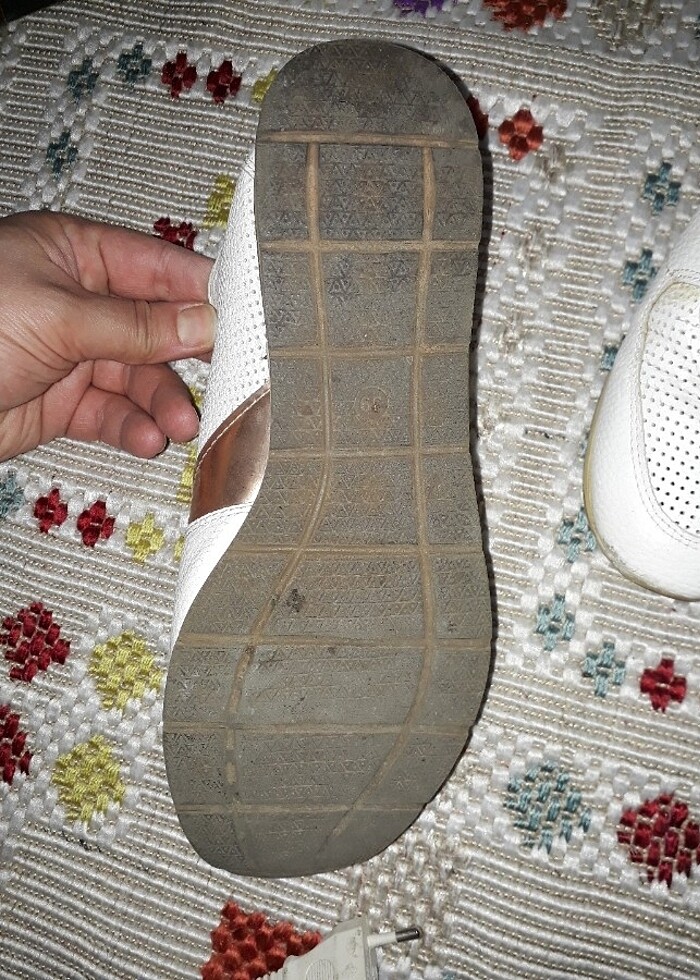 Spor ayakkabı gold detay - Görsel 3