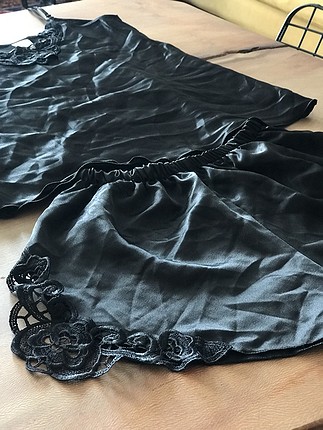 Siyah saten alt üst şortlu takım seksi pijama