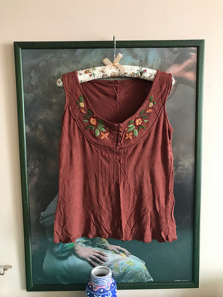 Vintage Kiremit rengi önü çiçek işlemeli bluz tişört