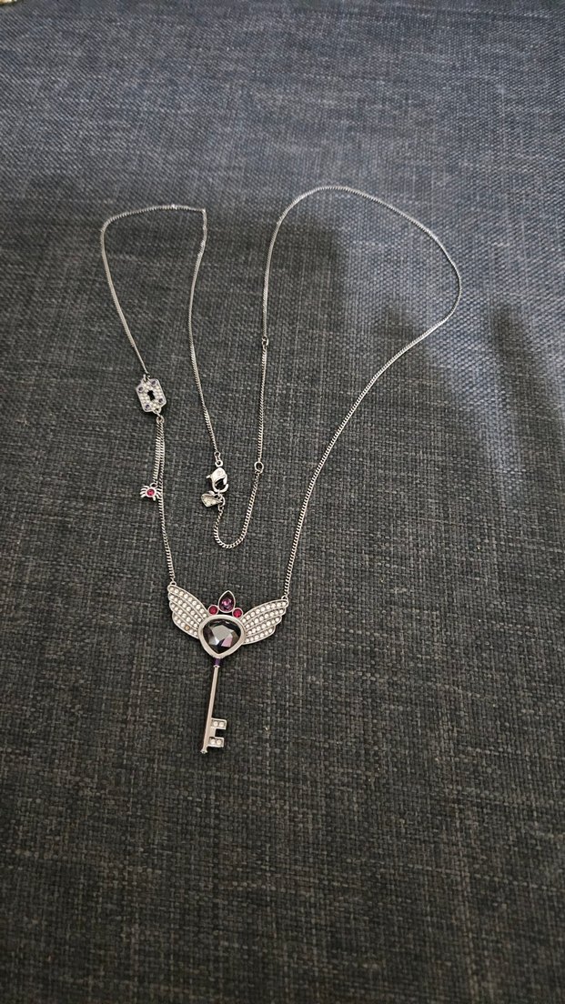 AROVSKI Kanatlı Anahtar Kolye - Görsel 3