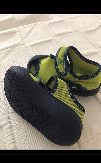 19 Beden yeşil Renk Adidas sandalet
