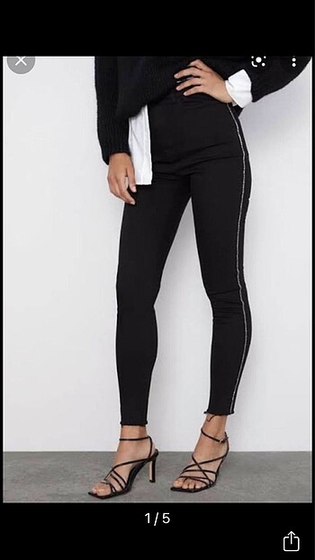Zara Yanları Taş Şeritli Siyah Dar Pantolon