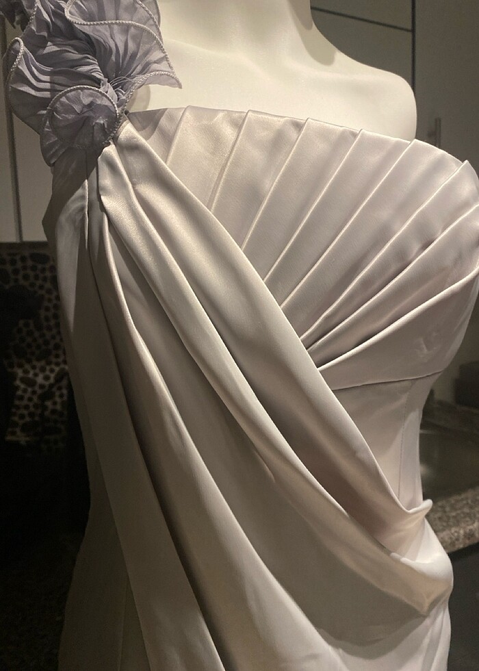 gri saten abiye elbise - Görsel 2