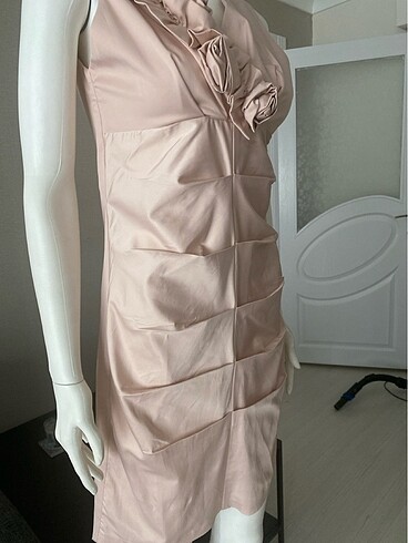 çiçek buketi detaylı pembe abiye - Görsel 5