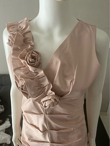 çiçek buketi detaylı pembe abiye - Görsel 9