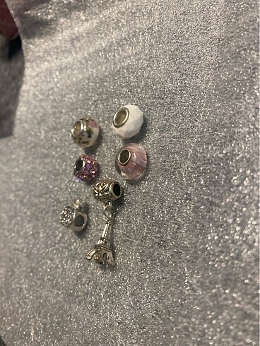  Beden 6 adet charm