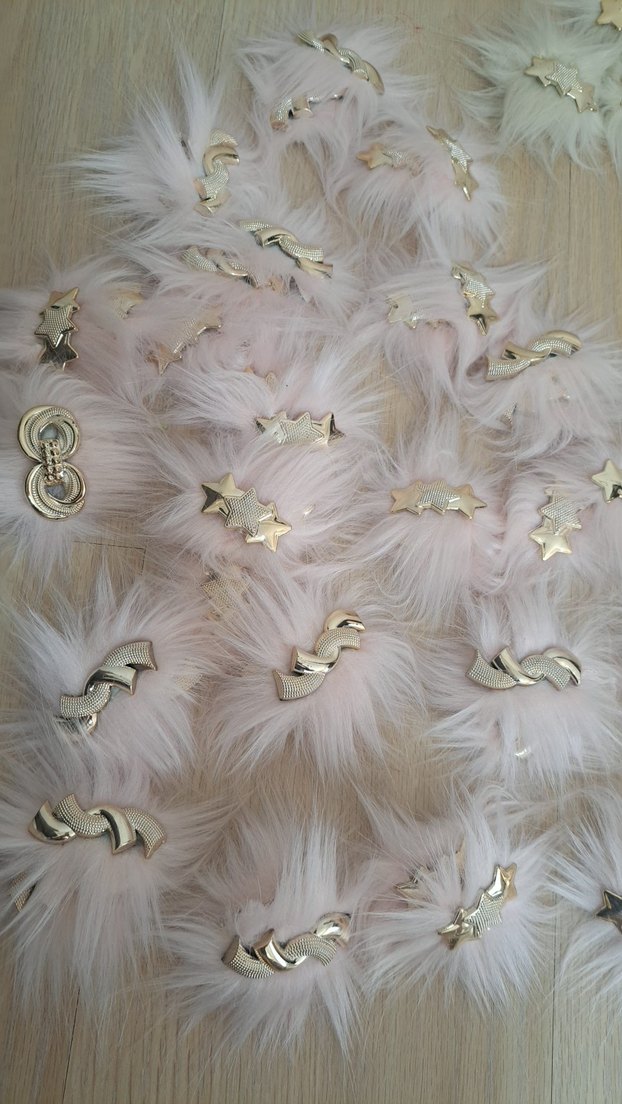 Pembe Tüylü Yıldızlı patik süs - Görsel 5