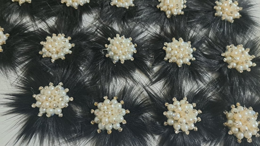 Koyu Beyaz İncili Kürklü Kadın patik Aksesuarı - Görsel 3