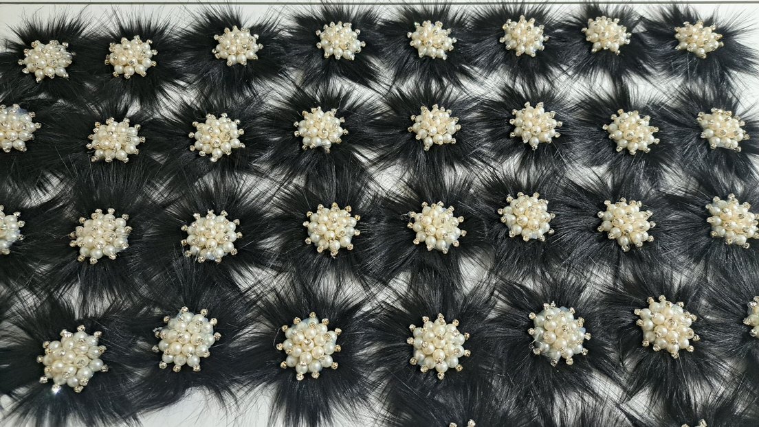 Koyu Beyaz İncili Kürklü Kadın patik Aksesuarı - Görsel 4