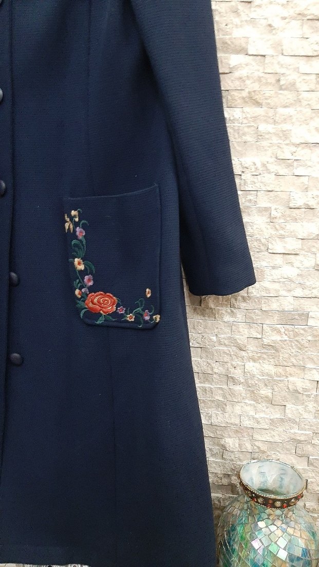 Nakışlı Düğmeli Mavi Kadın Uzun Kaban - Görsel 3