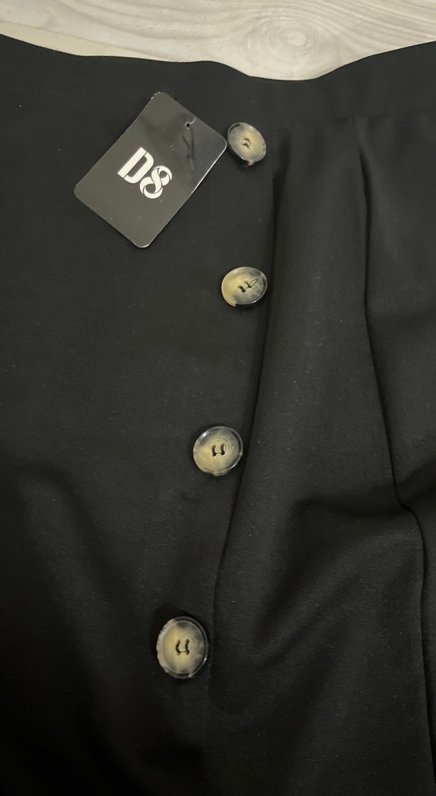 Düğmeli Siyah Uzun Saten Etek - Görsel 2