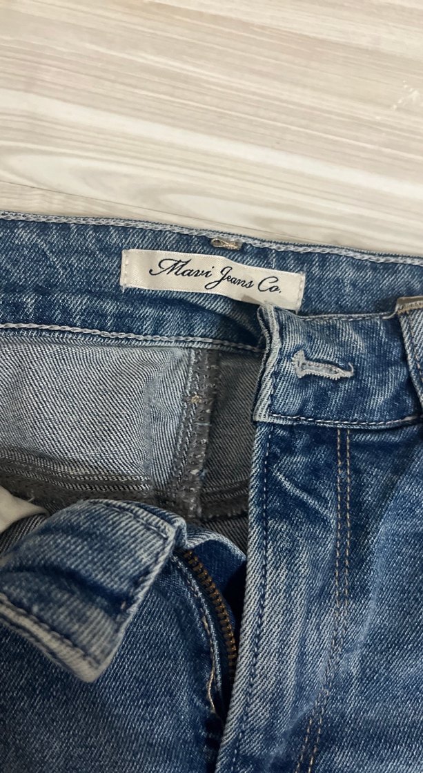 Nakışlı Bol Kesim Kadın Kot Pantolon - Görsel 3