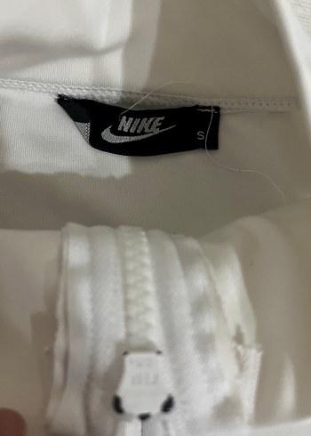 Nike Beyaz Yüksek Yakalı Fermuarlı Kolsuz Yelek - Görsel 2