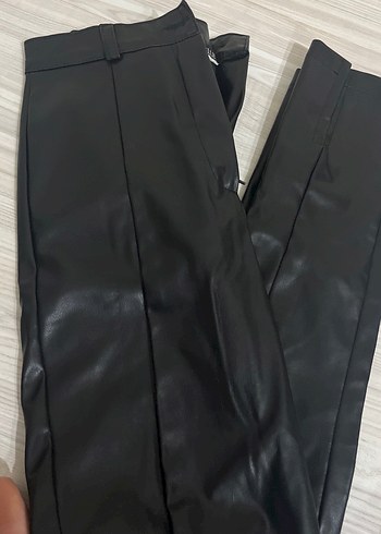 Kadın Siyah Deri Pilili Midi Pantolon - Görsel 3