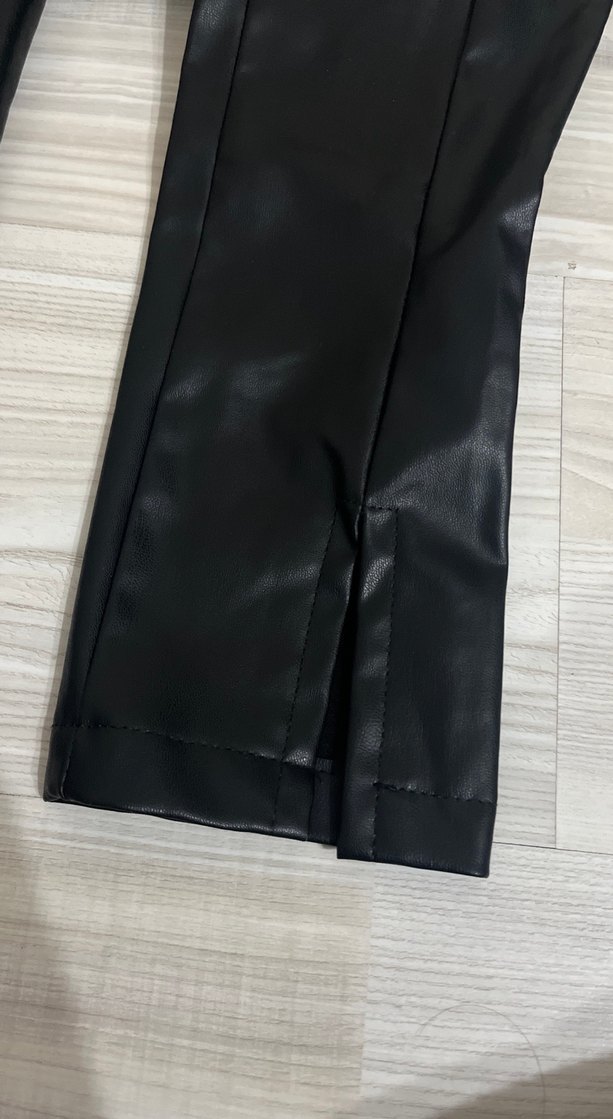 Kadın Siyah Deri Pilili Midi Pantolon - Görsel 2