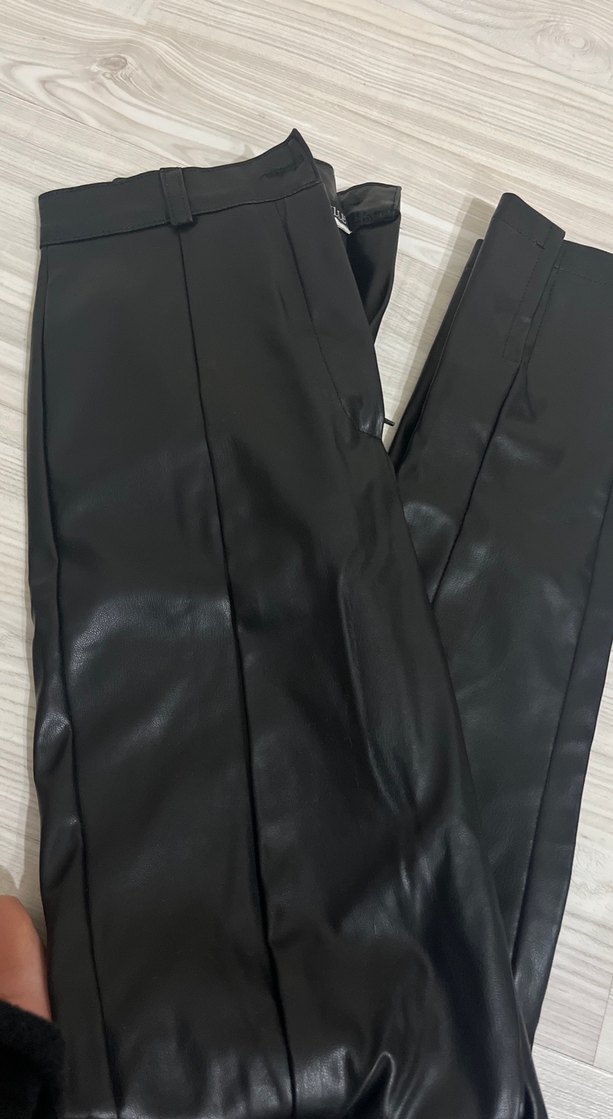 Kadın Siyah Deri Pilili Midi Pantolon - Görsel 3