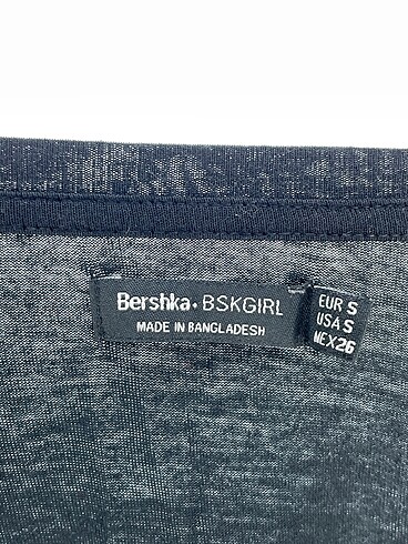 s Beden siyah Renk Bershka T-shirt %70 İndirimli.