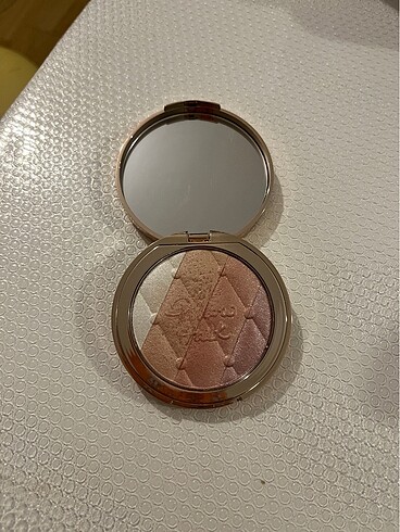 Diğer charlotte tilbury pillow talk multi glow aydınlatıcı