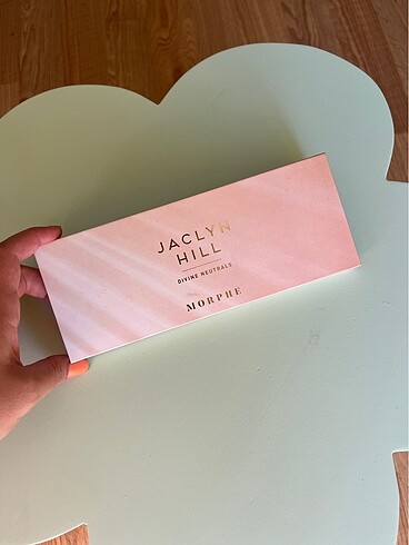 morphe x jaclyn hill far paleti divine neutrals