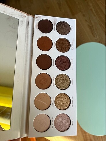 Beden morphe x jaclyn hill far paleti divine neutrals