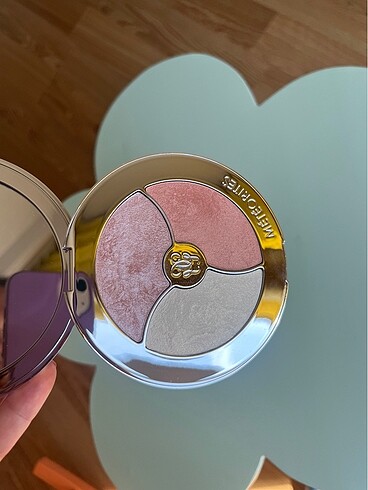 Beden guerlain meteorites pearl dust aydınlatıcı paleti