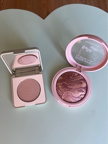 Kiko kiko aydınlatıcı- physicians formula butter glow
