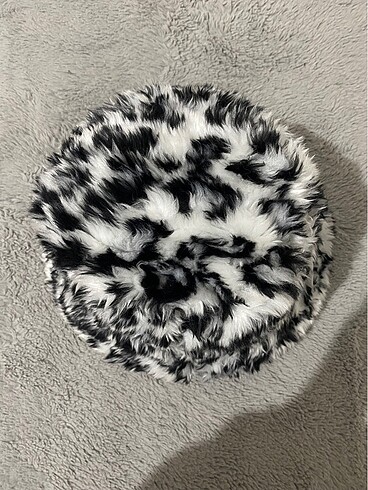 Leopar şapka