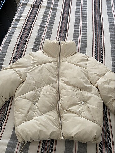 Bershka beyaz mont
