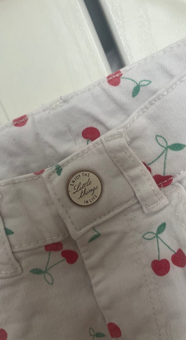 Nakışlı Beyaz Kız Şort - Görsel 3