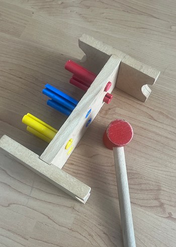 Renkli Çekiçli Ahşap Çivi Oyunu - Görsel 4