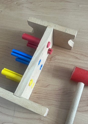 Renkli Çekiçli Ahşap Çivi Oyunu - Görsel 3