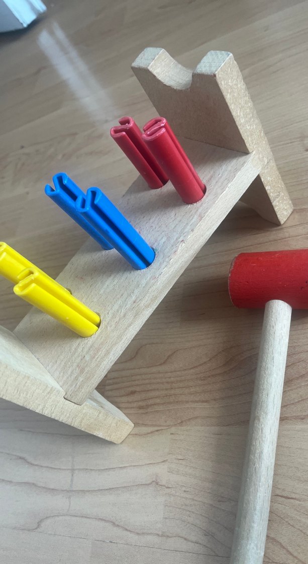 Renkli Çekiçli Ahşap Çivi Oyunu - Görsel 2