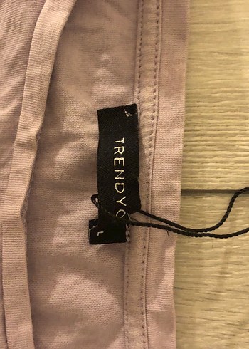 Lila yanları büzgülü tişört - Görsel 2