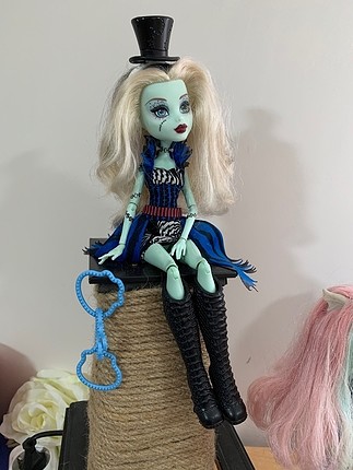 Frankie Stein Monster High Doll (REZERVE)!!