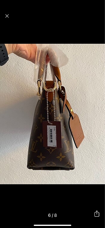 Louis Vuitton Louis Vuitton V Tote BB Çapraz Çanta