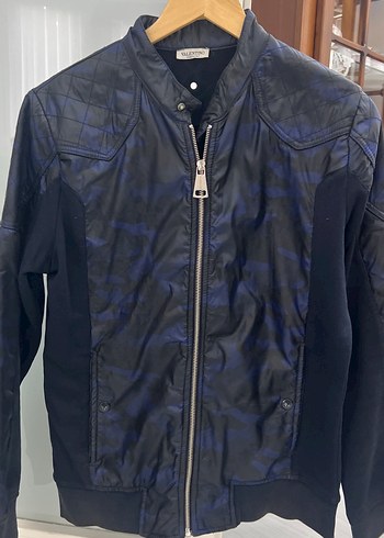 Valentino mont