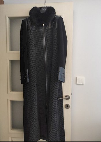 Uzun Siyah Gotik Kadın Kaban Kürklü