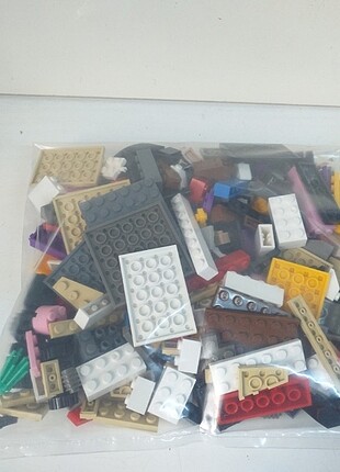 Lego uyumlu parçalar 330 parca var 