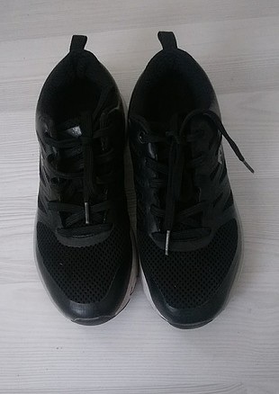 az kullanılmış spor ayakkabi 