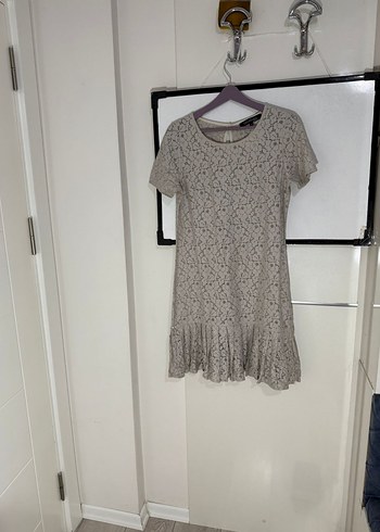 Dantel Detaylı Kısa Kollu Midi Elbise - Görsel 3