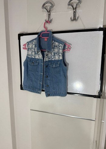 Dantel Detaylı Kolsuz Mavi Denim Ceket - Görsel 2