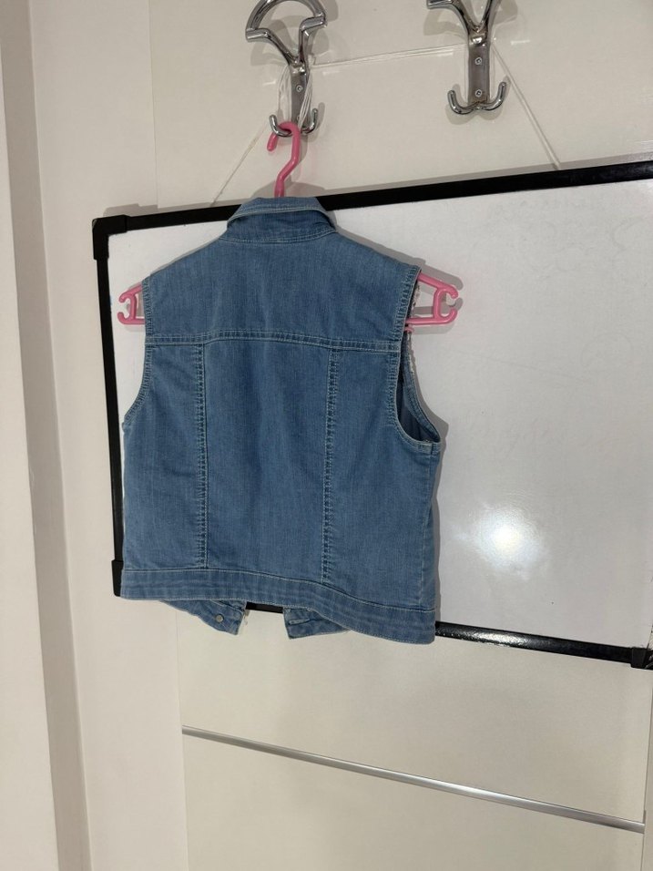 Dantel Detaylı Kolsuz Mavi Denim Ceket - Görsel 5