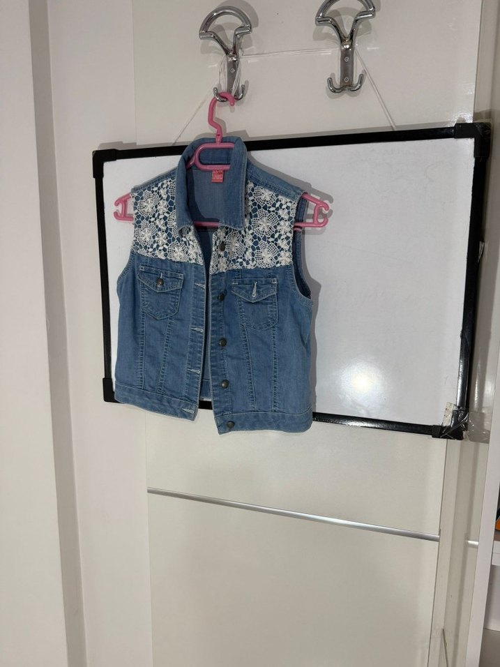 Dantel Detaylı Kolsuz Mavi Denim Ceket - Görsel 2