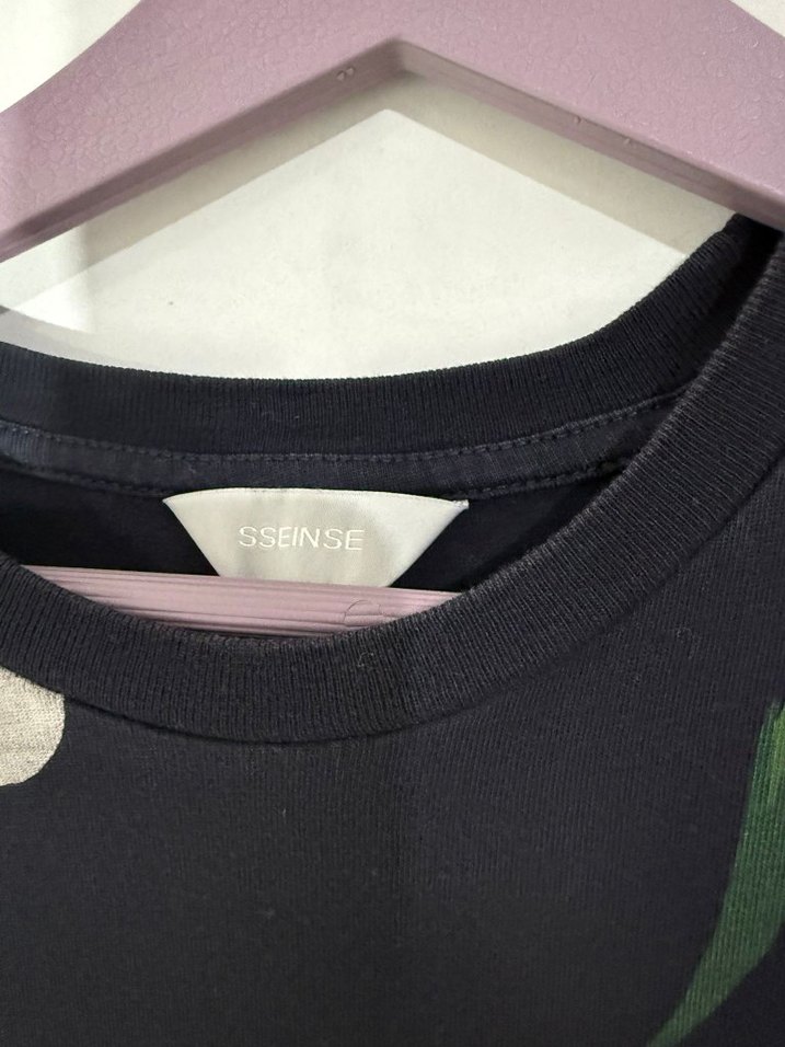 Siyah Çiçek Desenli Kısa Kollu Erkek Tişört - Görsel 3