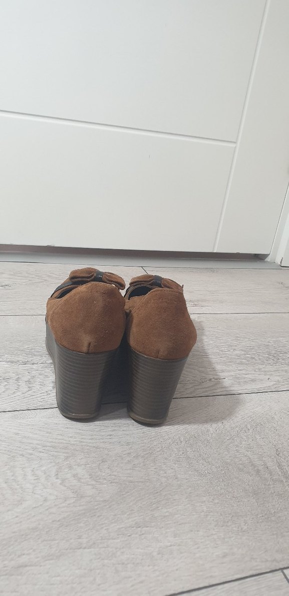 Kahverengi Deri Dolgu Topuklu Kadın Ayakkabı - Görsel 5